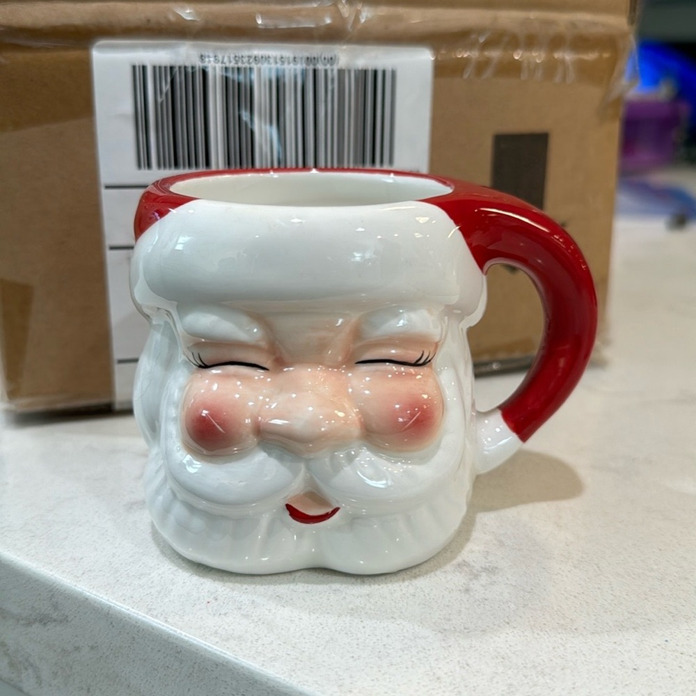NIB SET OF 4 Pottery Barn Santa Mug - small size  🎅🏻